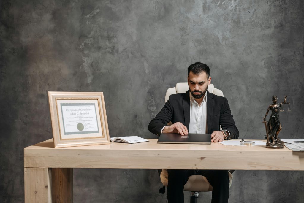 Contract Lawyer