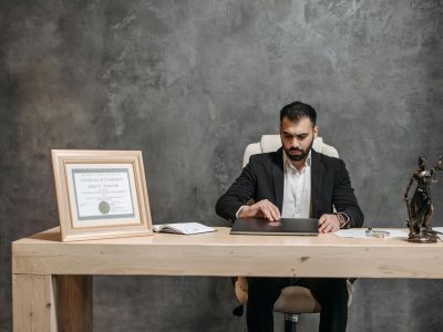 Contract Lawyer