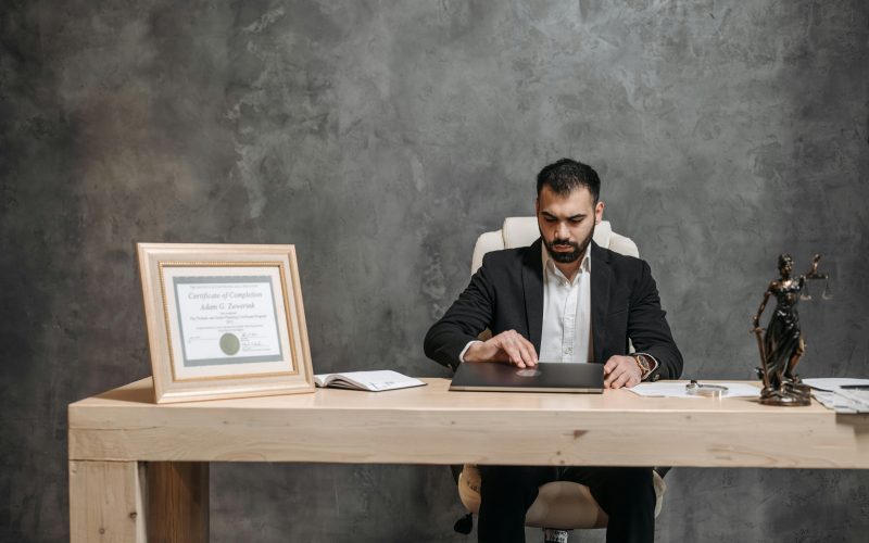 Contract Lawyer